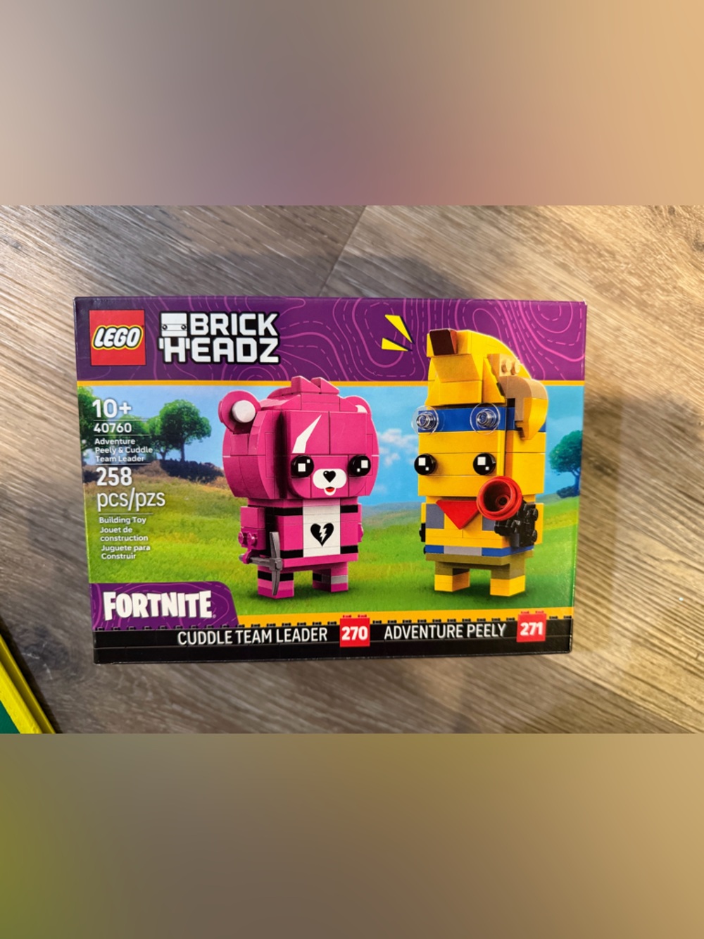 Lego BrickHeadz Fortnite Cuddle Team Leader (Pink) & Adventure Peely (Yellow)